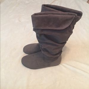 Suede boots